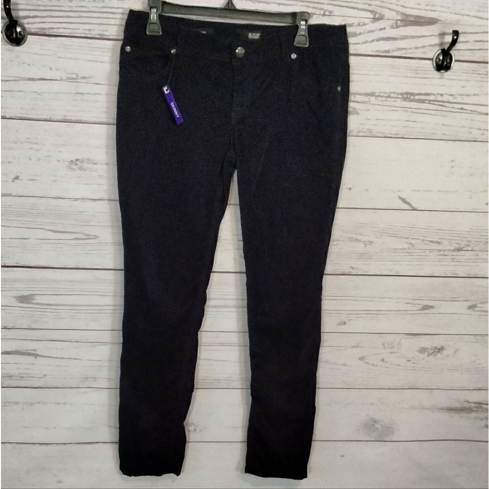 New Without tags "a.n.a." woman's corduroy pants